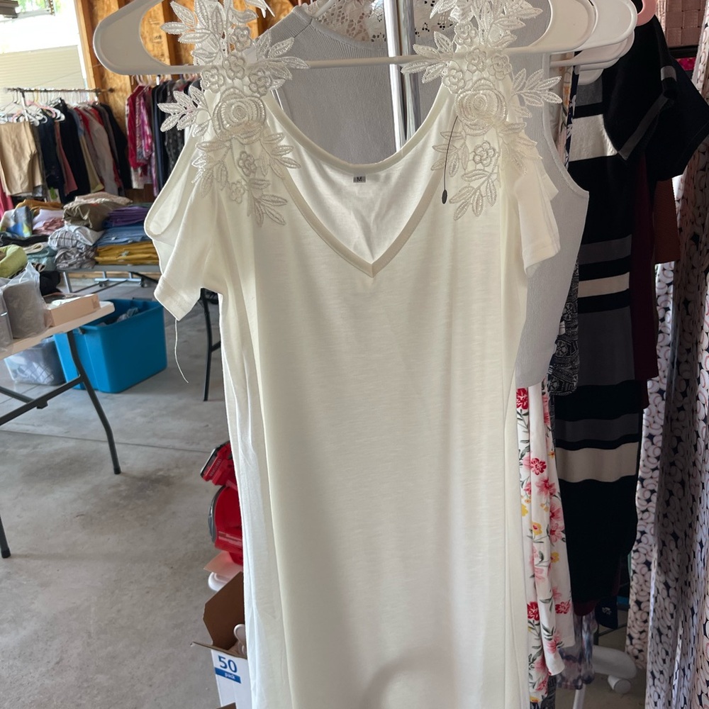 Elegant White Dress with Floral Lace Detail